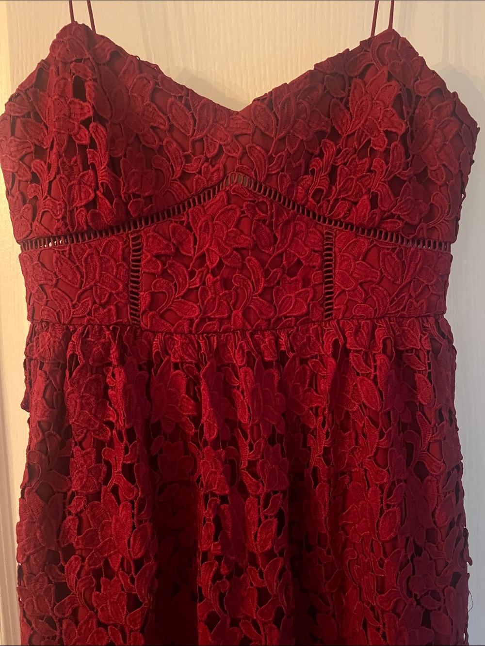 Club Monaco Women's Burgundy Lace Spaghetti-Strap Dress - never worn - Picture 4 of 7